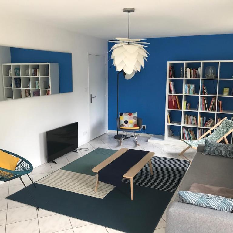 Maison à 10mn à pieds de la plage - Three-Bedroom House - 10