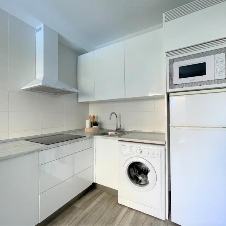 Apartment with terrace and sea views - One-Bedroom Apartment - 6