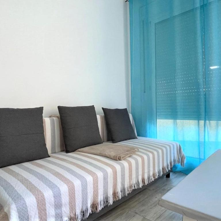 Apartment with sea views in Benalbeach - Two-Bedroom Apartment - 4