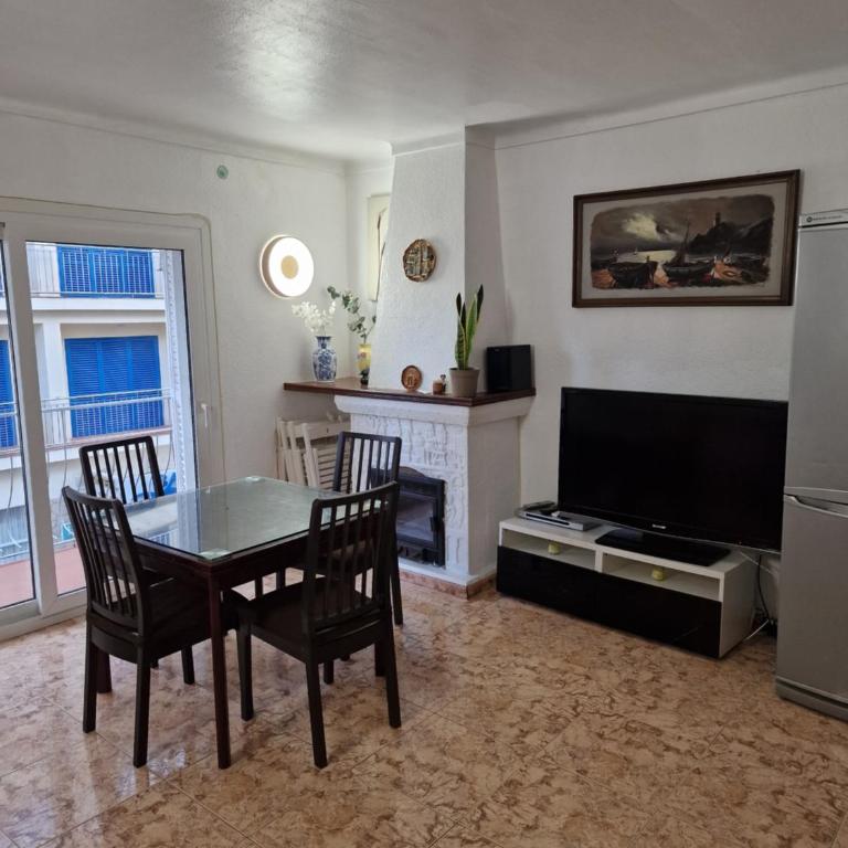 Honeycomb - Two-Bedroom Apartment - 2