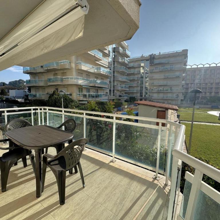 Apartamentos CH3 parking incluido - Apartamento de 2 dormitorios con vistas a la piscina - 18