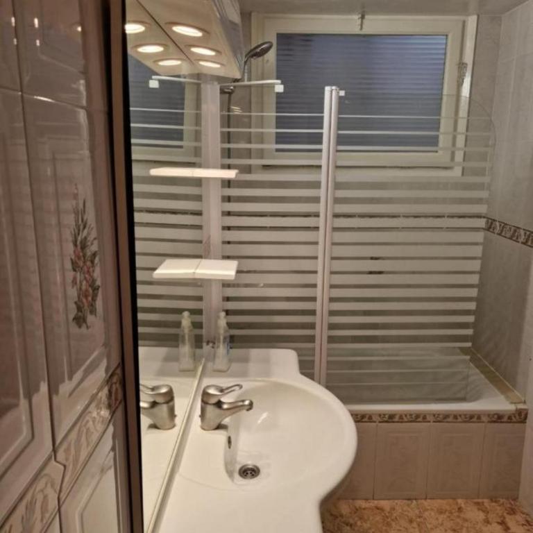 Honeycomb - Two-Bedroom Apartment - 5