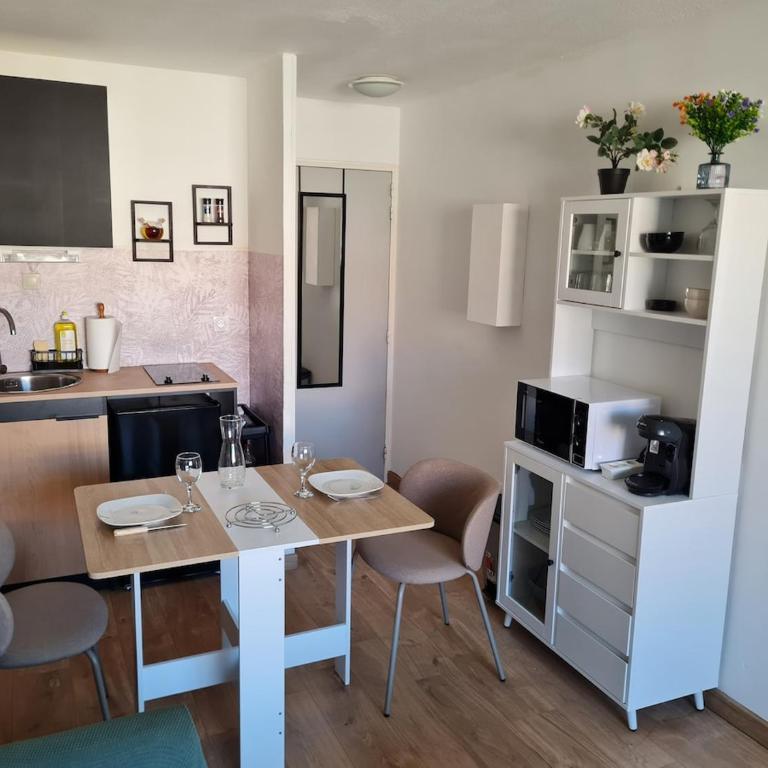 Appartement T2 proche gare et centre ville - Apartamento de 1 dormitorio - 8