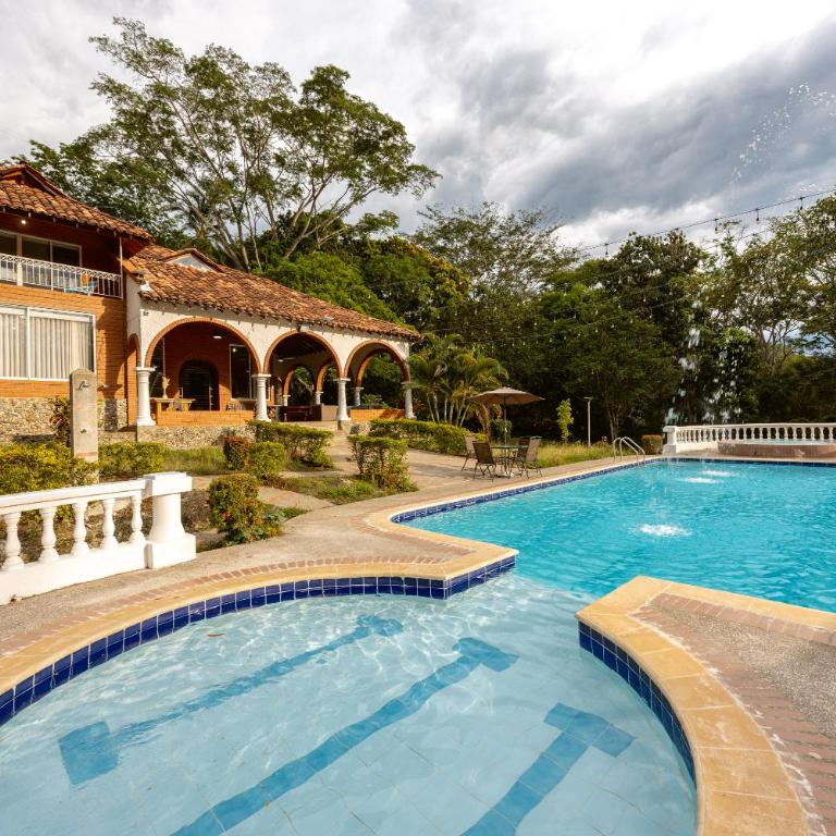 Finca Villa Salma - AC, Piscina, 21 Personas - Villa - 2