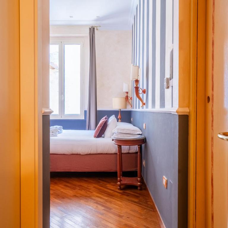 SMN Suites - Camera Matrimoniale con Bagno Privato - 1