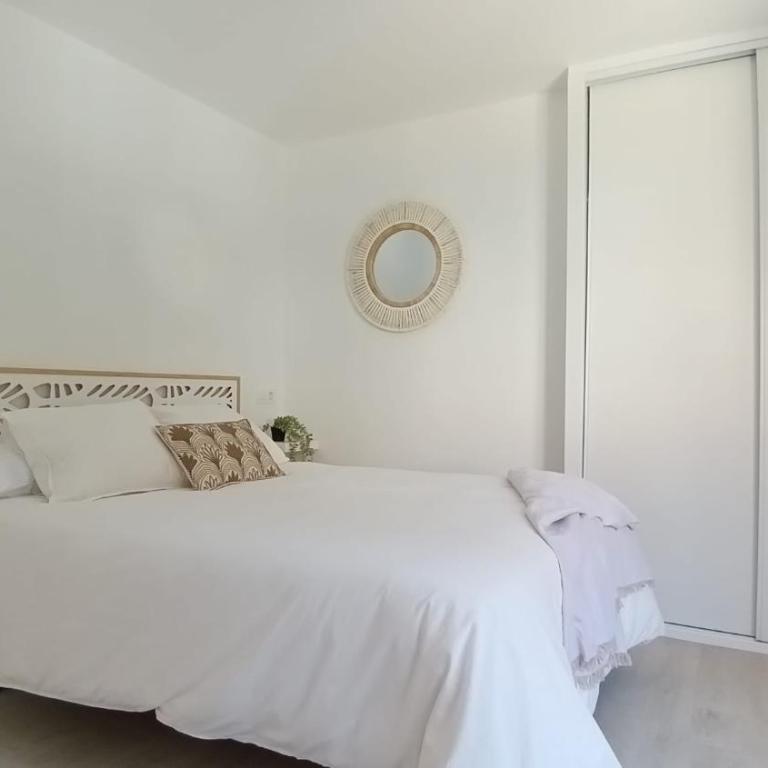 Apartamento Moderno a 100 metros de la playa y junto a Puerto Deportivo de Aguadulce - Apartamento de 2 dormitorios - 12