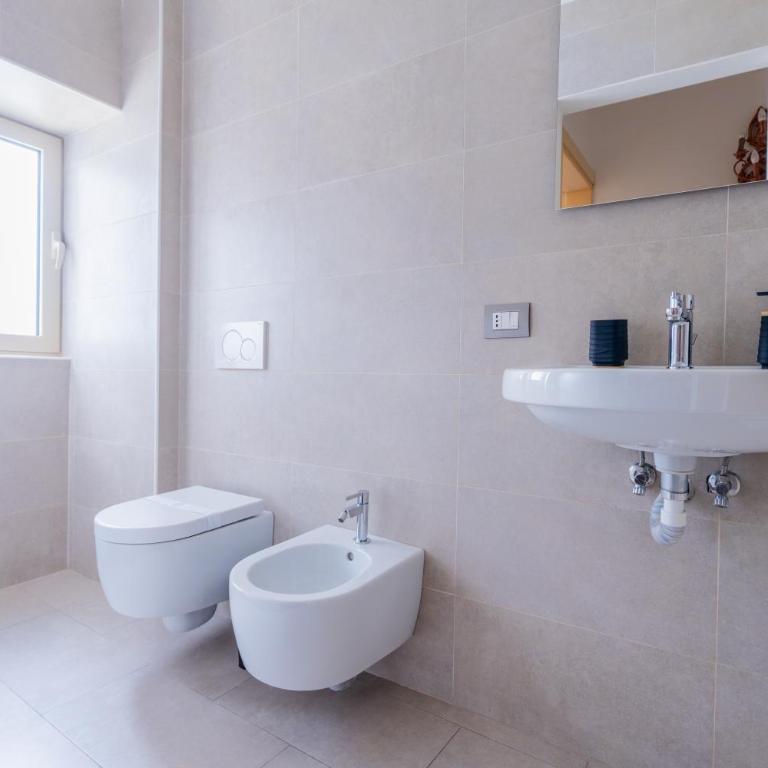 SMN Suites - Camera Matrimoniale con Bagno Privato - 9