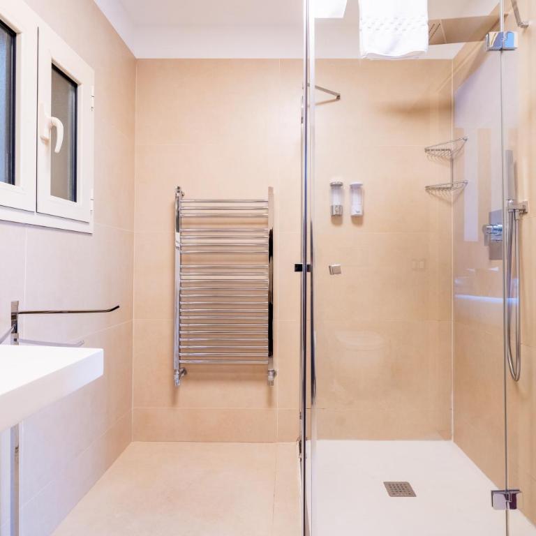 SMN Suites - Camera Matrimoniale con Bagno Privato - 10