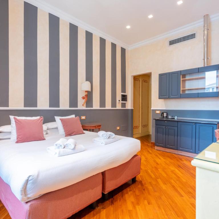 SMN Suites - Camera Matrimoniale con Bagno Privato - 13