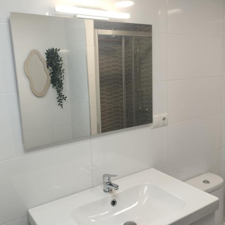 Apartamento Moderno a 100 metros de la playa y junto a Puerto Deportivo de Aguadulce - Apartamento - 6