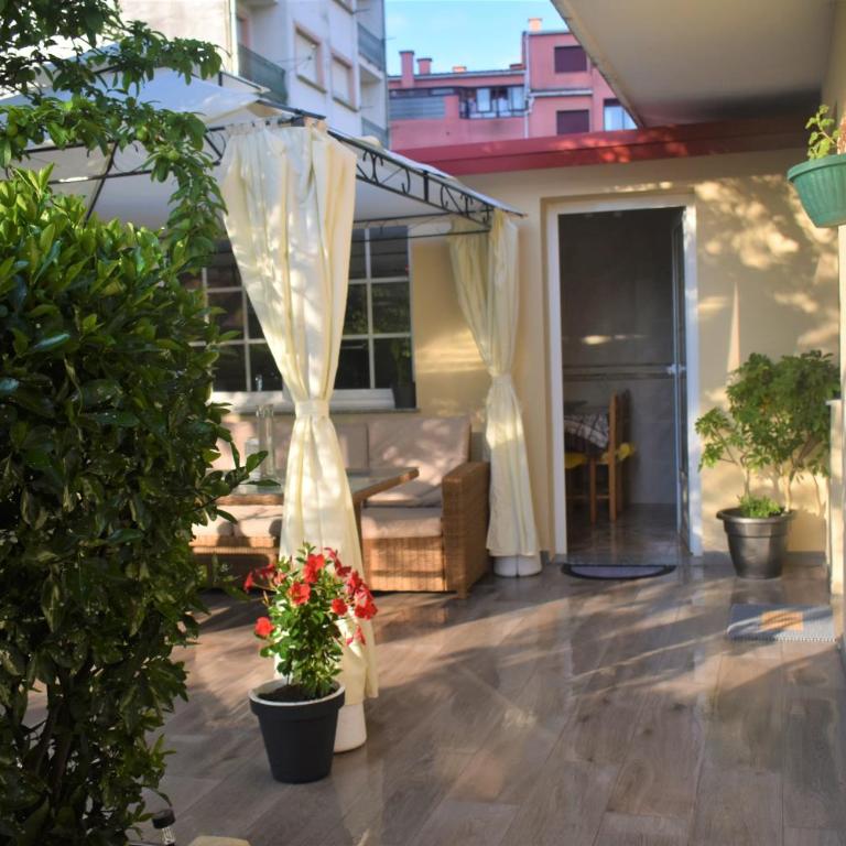 JARDIN, TERRAZA Y BARBACOA - Apartment with Garden View - 49
