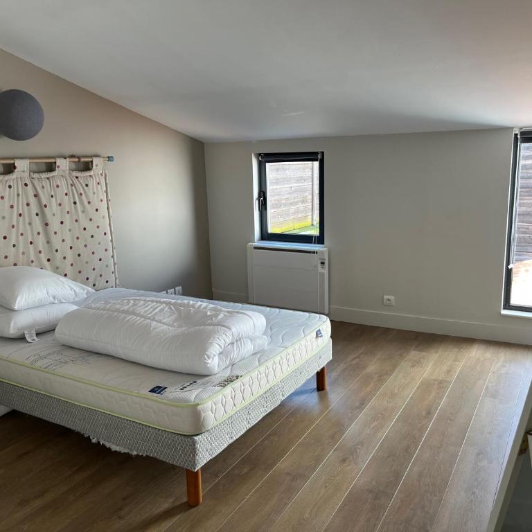 Grand duplex centre historique - Three-Bedroom Apartment with Balcony - 10