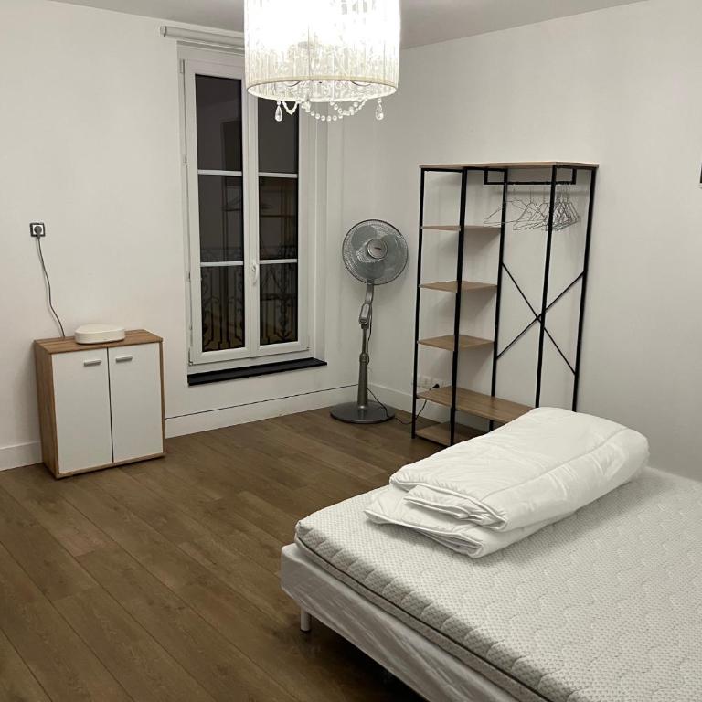 Grand duplex centre historique - Three-Bedroom Apartment with Balcony - 14