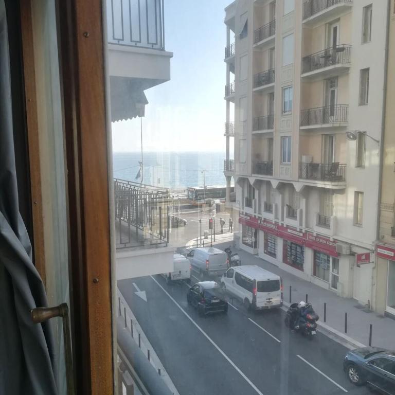 3 pièces 55m2 - 30 m de la mer - Apartment mit 2 Schlafzimmern und eingeschränktem Meerblick - 3