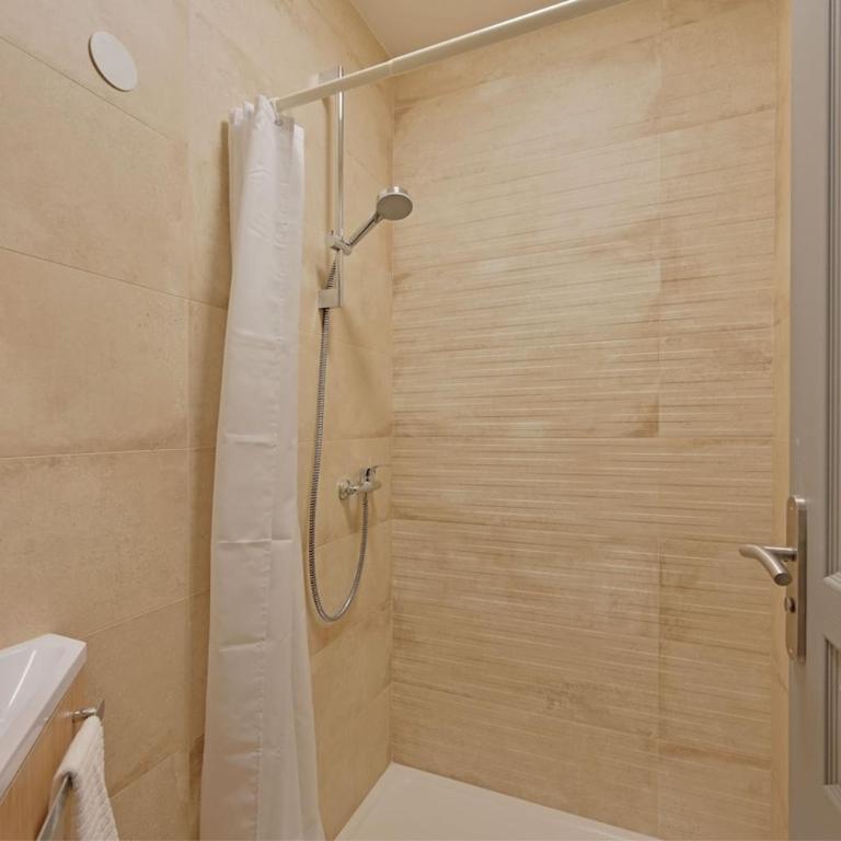 Maison Carry - Clim - Wi-Fi - terrasse - Maison 3 Chambres - 19
