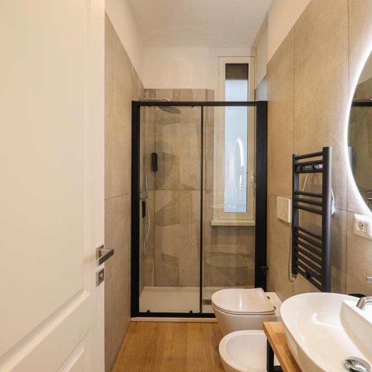 St Peter & Vatican Luxury Suites - Boutique Suites in Rome Centre & Vatican - AC, Wifi & Metro 5 min - Camera Tripla con Bagno Privato - 14