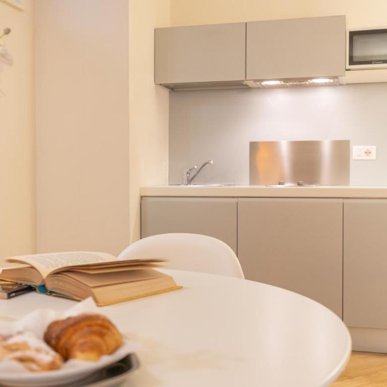 Home 15 Residence Hotel - Standard One-Bedroom Apartment - 1