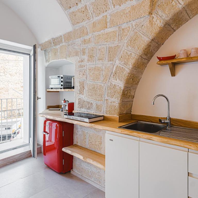 Seafront Apartments in Monopoli Old Town - One-Bedroom Apartment - Split Level - Sea Side - 14