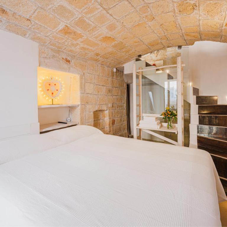 Seafront Apartments in Monopoli Old Town - One-Bedroom Apartment - Split Level - Sea Side - 12