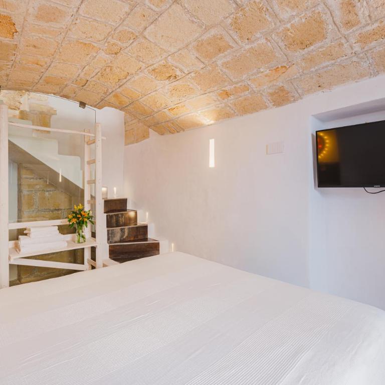 Seafront Apartments in Monopoli Old Town - One-Bedroom Apartment - Split Level - Sea Side - 9