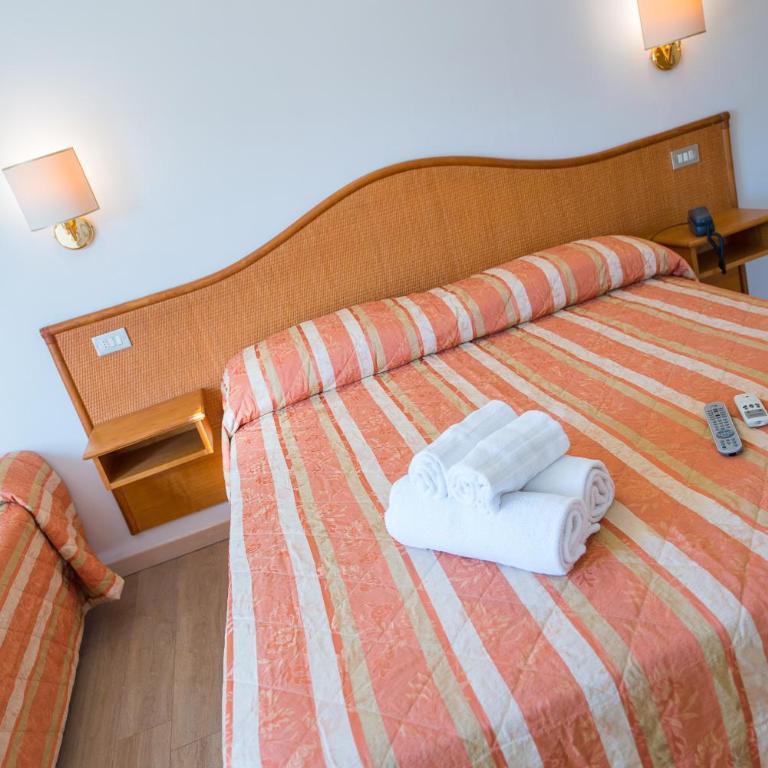 Hotel Falco - Classic Triple Room - 2