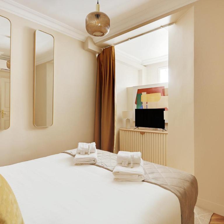 Pick A Flat's Apartment in Invalides - Avenue de Breteuil - Appartement 3 Chambres - 14
