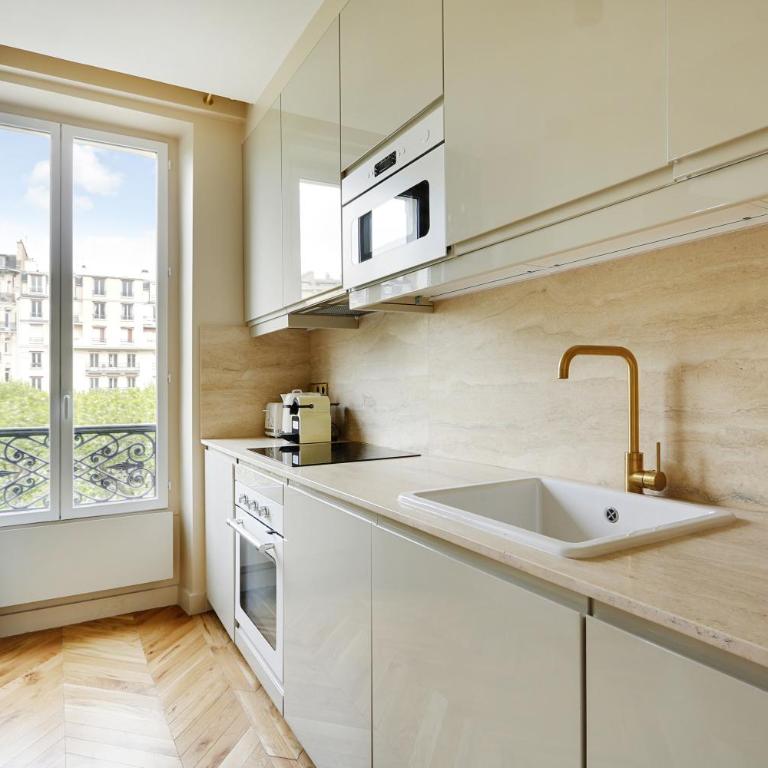 Pick A Flat's Apartment in Invalides - Avenue de Breteuil - Appartement 3 Chambres - 6
