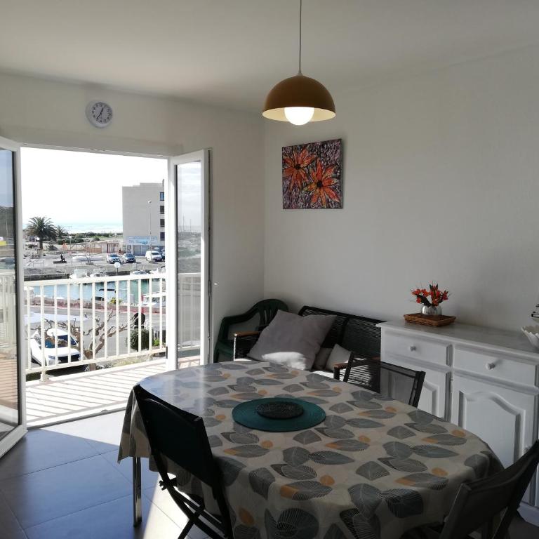 Superbe appartement avec vue sur mer et port, parking privé - One-Bedroom Apartment - 10