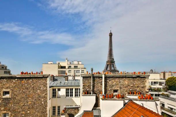 Toits de Paris - Vue Tour Eiffel - by MonPetitFaré - Appartement - 22