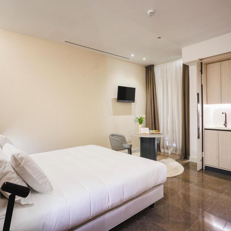 Corral del Carbón GG Luxury Hotel Boutique - Deluxe Queen Studio - 5