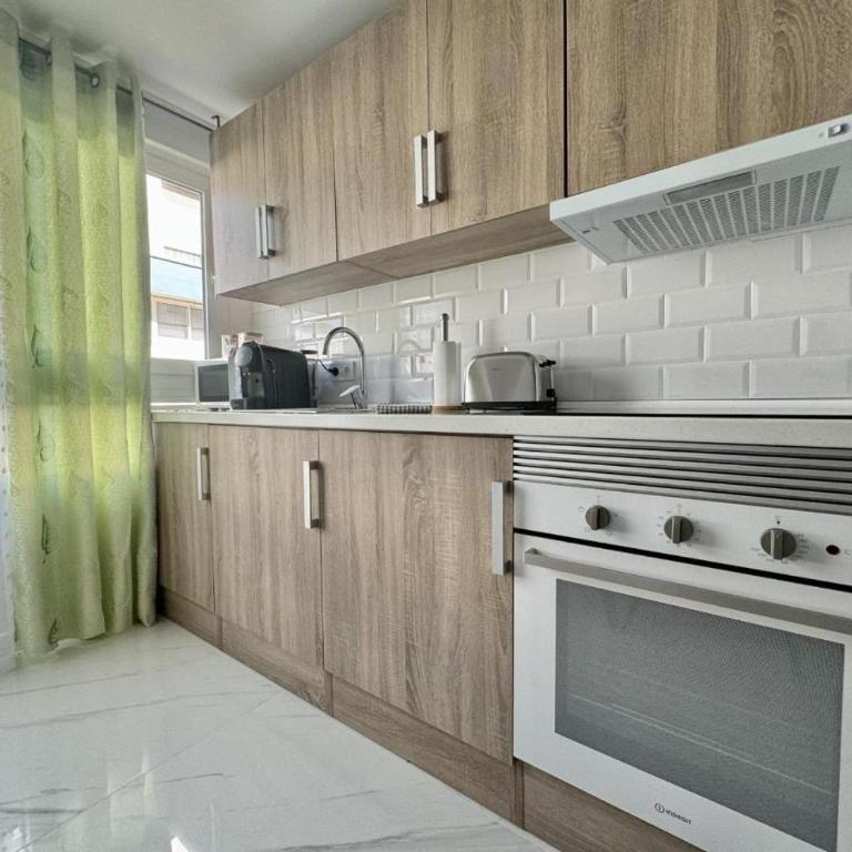 Central Alicante Apartment - Two-Bedroom Apartment - 10