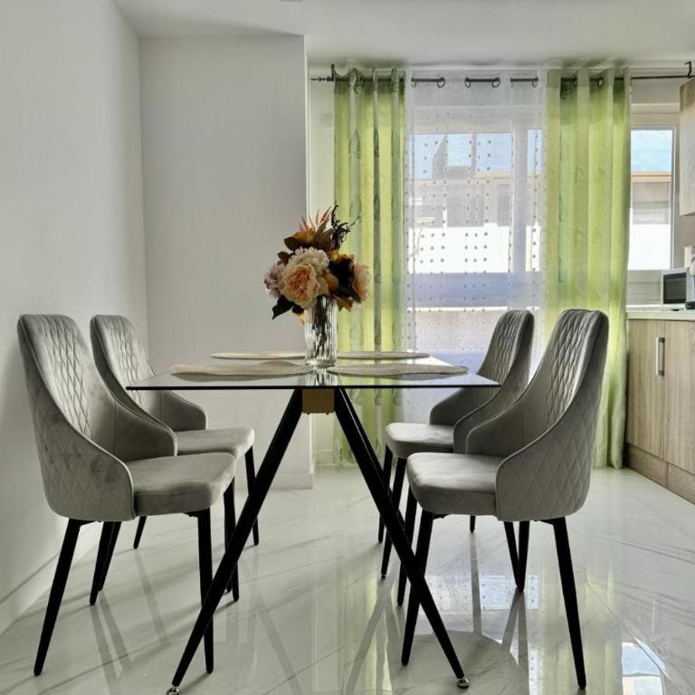 Central Alicante Apartment - Two-Bedroom Apartment - 12