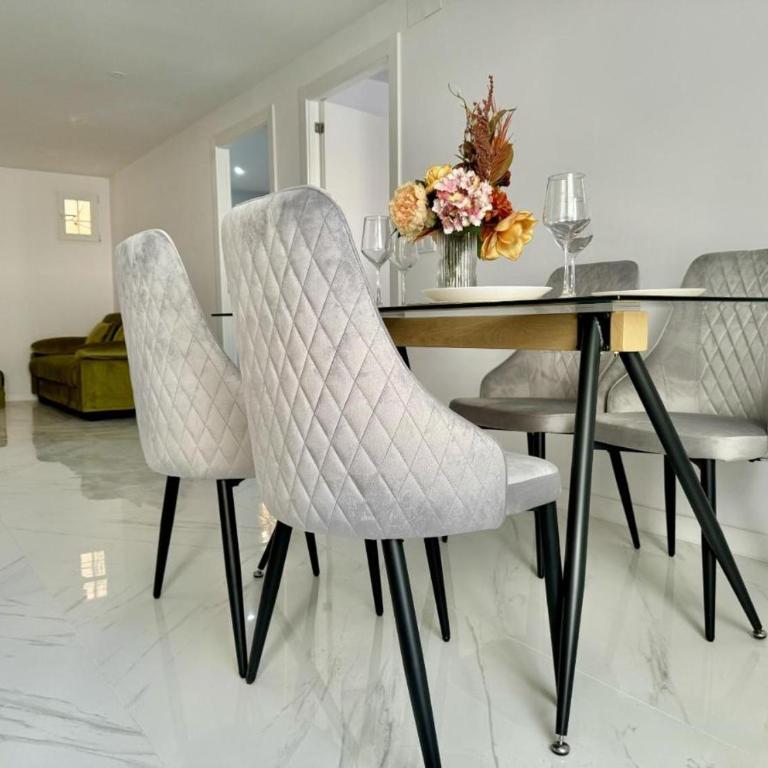 Central Alicante Apartment - Two-Bedroom Apartment - 14