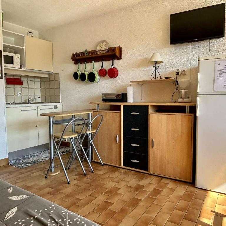 Studio cabine dans résidence avec piscine 4 couchages ARGELES SUR MER AR030-059 - Appartement - 8