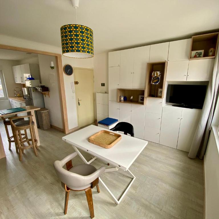 Avril - Appartement Centre Ville Concarneau - Appartement 2 Chambres - 26