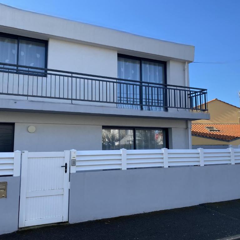 Les Roses Marines - Maison 3 Etoiles Terrasse - Idéal Calme - Three-Bedroom Home - 16