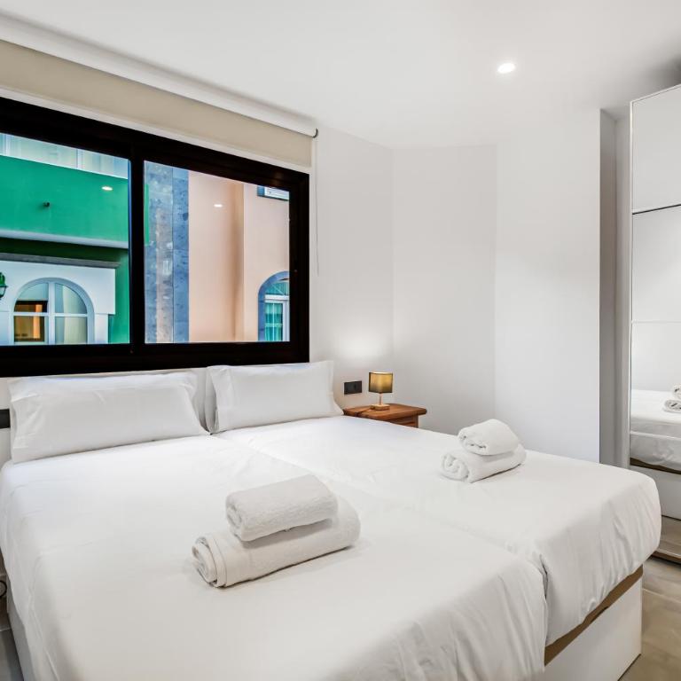 Las Palmas Beach House Retreat - Two-Bedroom Apartment - 12