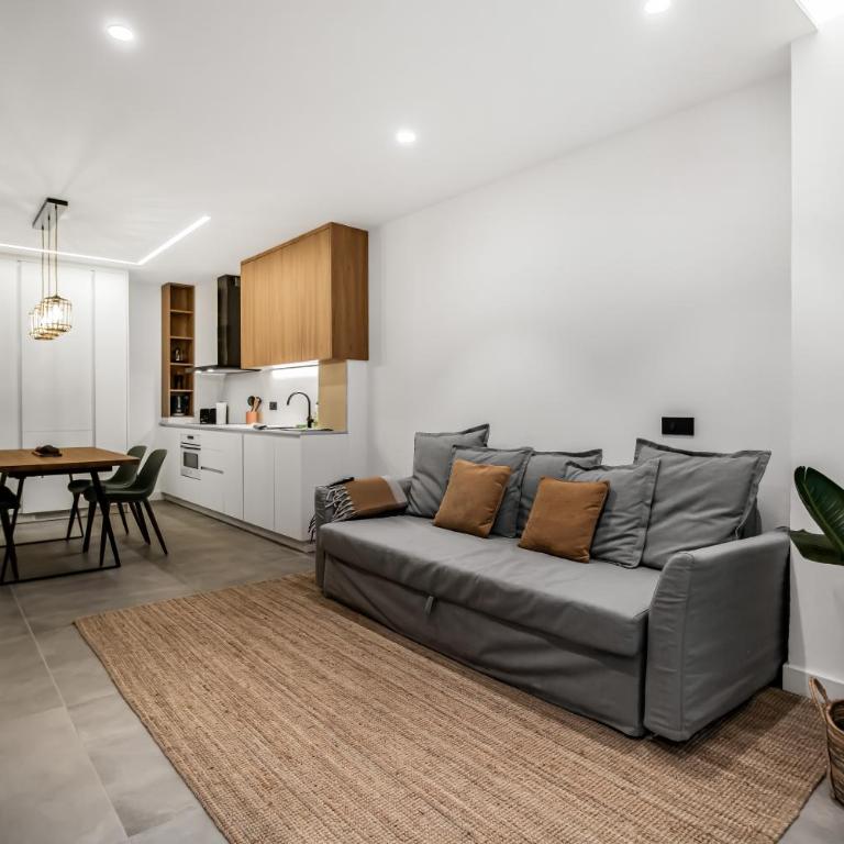 Las Palmas Beach House Retreat - Two-Bedroom Apartment - 15