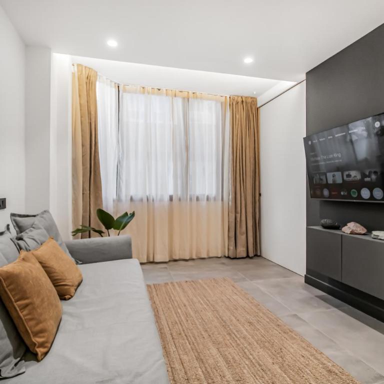 Las Palmas Beach House Retreat - Two-Bedroom Apartment - 18