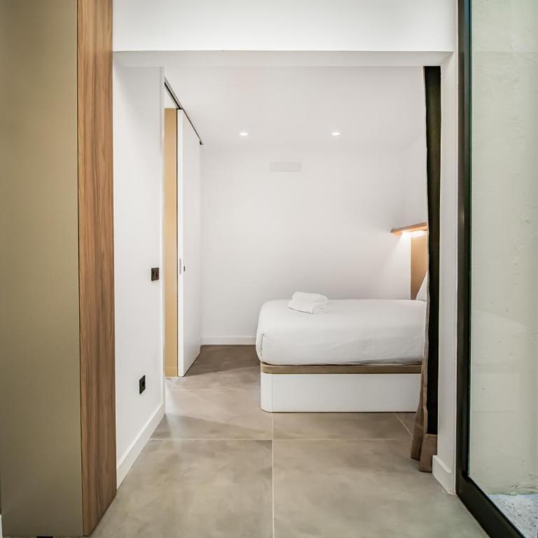 Las Palmas Beach House Retreat - Two-Bedroom Apartment - 20