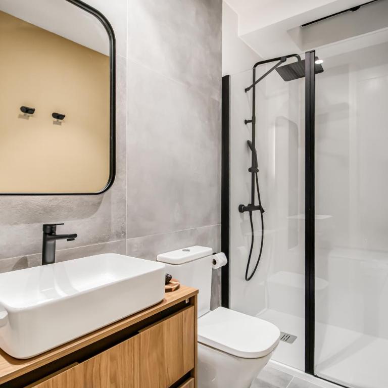 Las Palmas Beach House Retreat - Two-Bedroom Apartment - 4