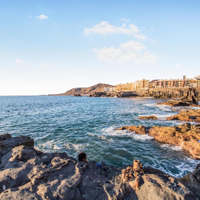 Las Palmas Beach House Retreat - Two-Bedroom Apartment - 30