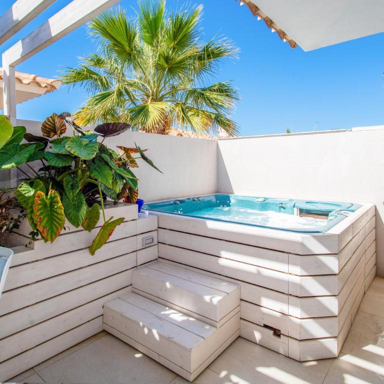 Luxury 3bd villa with premium amenities, jacuzzi, private parking - Villa de 3 dormitorios - 12