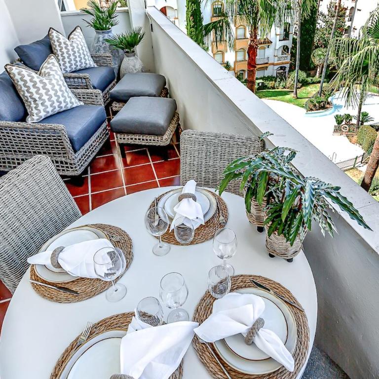 Sea view and sunny rooftop in Marbella, remodeled 2025 - One-Bedroom Apartment - 13