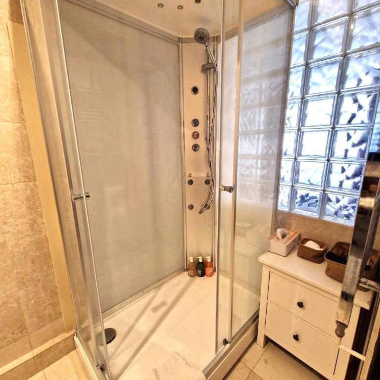Paris Arc de Triomphe- Tour Eiffel - Champs Élysées - 4 people - Apartment mit 1 Schlafzimmer - 4