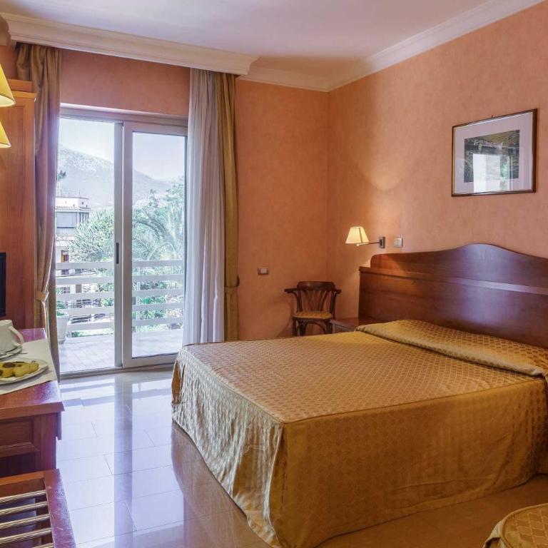 Hotel Conchiglia d'Oro - Superior Dreibettzimmer - 1