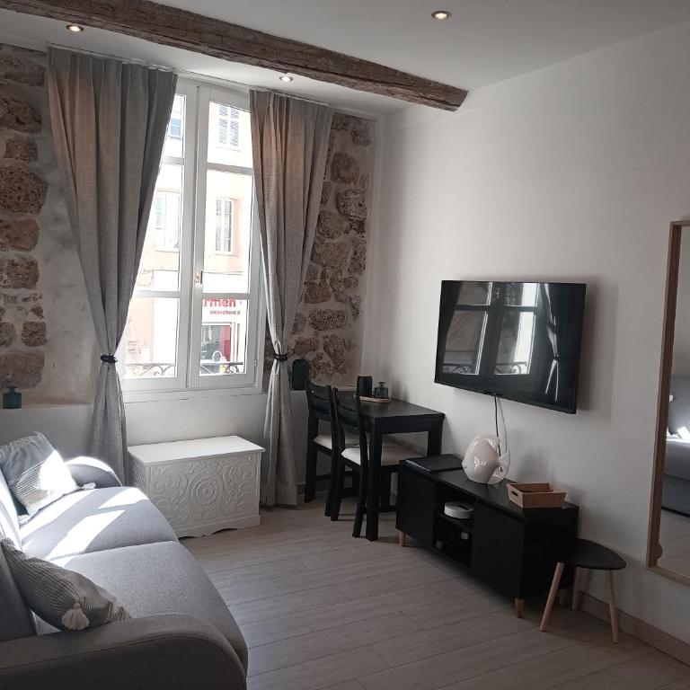 Adorable studio vieil Antibes - Monolocale - 1