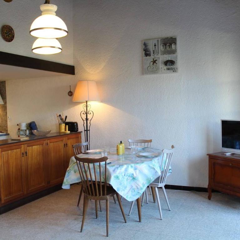 Maison 4 pièces 8 couchages PORT LA NOUVELLE PN000-001 - Maison 3 Chambres - 2