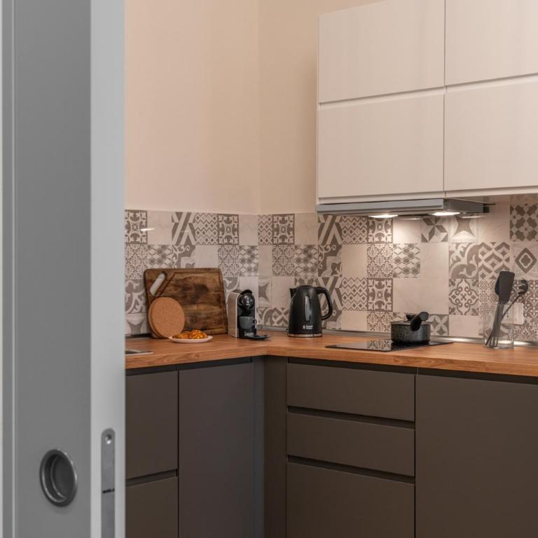 Breezy Sunset - Two-Bedroom Apartment - 6