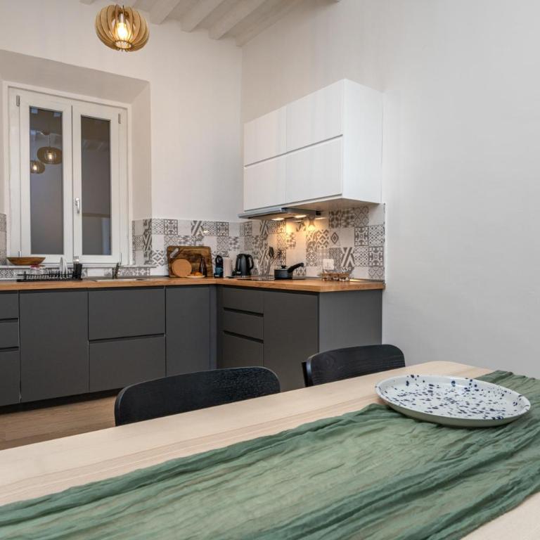 Breezy Sunset - Two-Bedroom Apartment - 9
